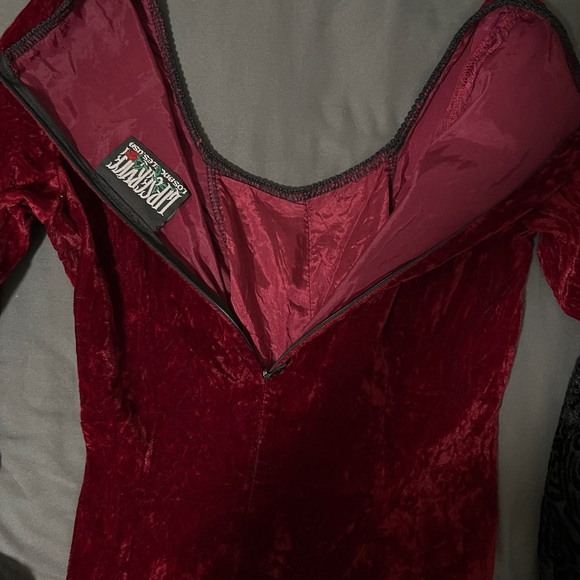 Vintage 1990s Lip Service Black and Red Velvet Vampire Floor-Length Dress - Picture 3 of 5